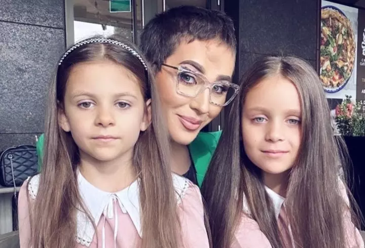 Cati, soția lui Adrian Minune, a ajuns la spital. Manelistul a filmat-o cu branula în mână: "Doamna Simionescu, ce faceți aici?"
