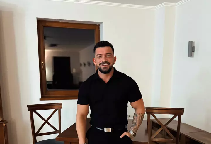 Cum arată și cu ce se ocupă Tudor, fiul lui Victor Rebengiuc. A făcut studii în America, este arhitect și are un băiat