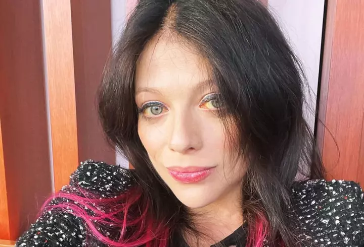 Cati, soția lui Adrian Minune, a ajuns la spital. Manelistul a filmat-o cu branula în mână: "Doamna Simionescu, ce faceți aici?"