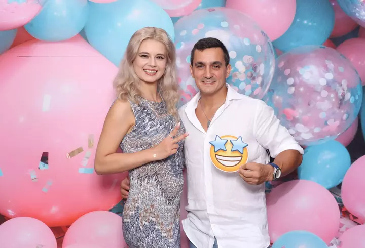 Bebe Cotimanis recunoaște că el și iubita lui, Iulia Dumitru, au discuții în contradictoriu, după 9 ani de relație: „Fără discuție că există și certuri!”. De la ce obicei nu se abat niciodată