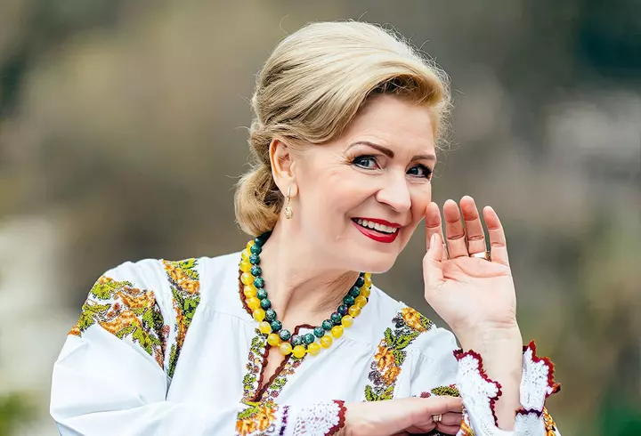 Văduva lui Gabriel Cotabiță a plâns la prima apariție în public, după moartea artistului! La ce eveniment a participat Alina Cotabiță împreună cu fetele regretatului solist / EXCLUSIV