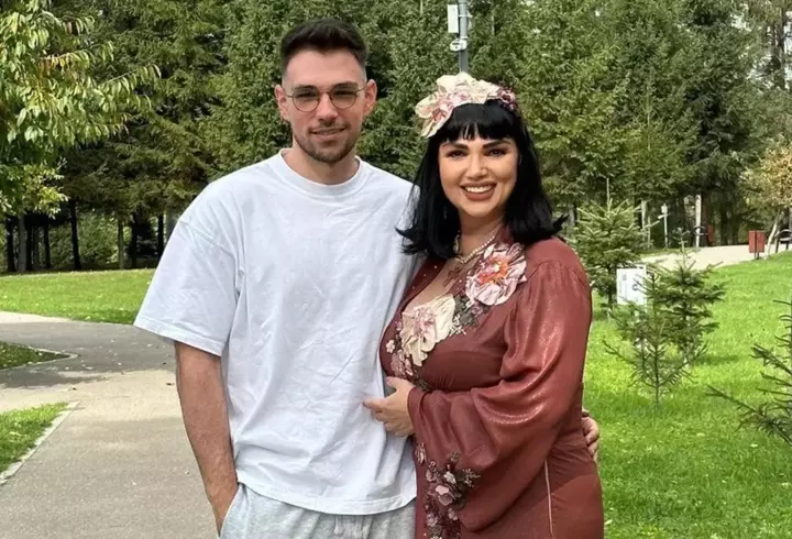 Andra Gogan, alături de iubitul american la lansarea noului ei film, de aproape 1 milion de euro. Cu ce se ocupă tânărul: „Încercăm să nu lucrăm împreună, ci doar să avem o relație frumoasă”/ EXCLUSIV