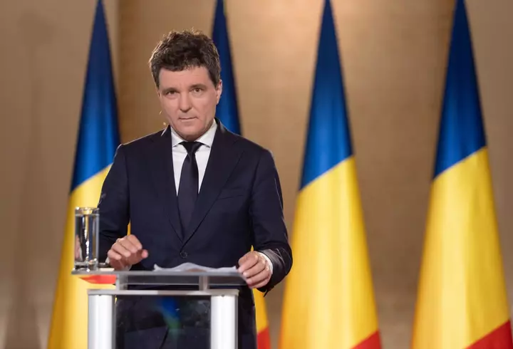Cum s-a întâmplat tragedia în care o fostă jurnalistă și fiica ei s-au aruncat de la etaj. Filmul evenimentelor, povestit de vecini și ce a spus tatăl copilului: „Când am ajuns, fetița încă respira”