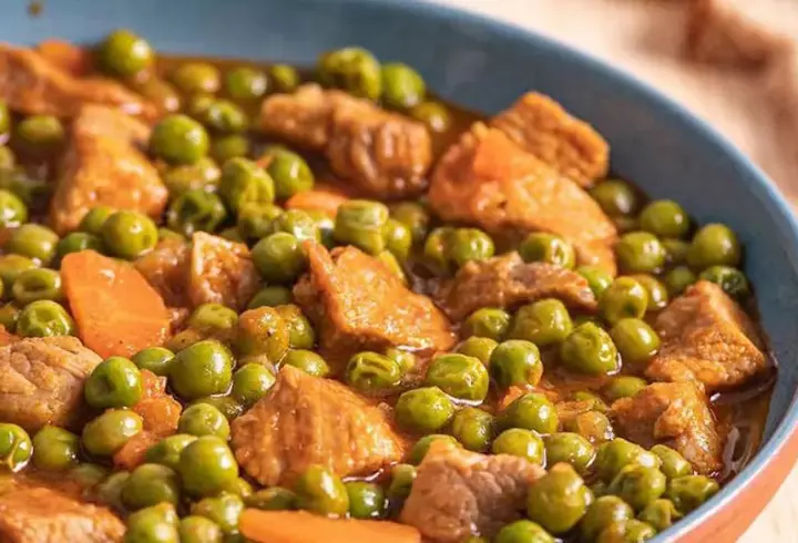 Suc de roșii fără conservanți: metoda naturală folosită de Dragoș Bucur și Dana Nălbaru. Care este ingredientul secret ce ajută la conservare