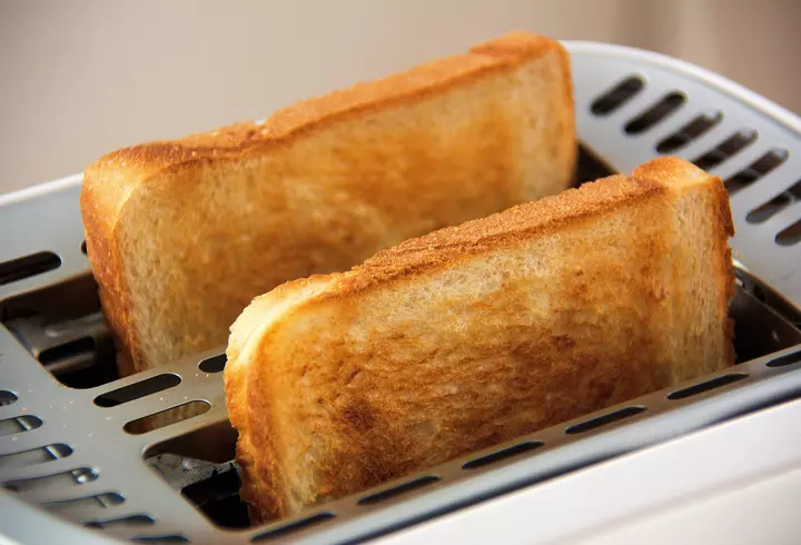 Suc de roșii fără conservanți: metoda naturală folosită de Dragoș Bucur și Dana Nălbaru. Care este ingredientul secret ce ajută la conservare