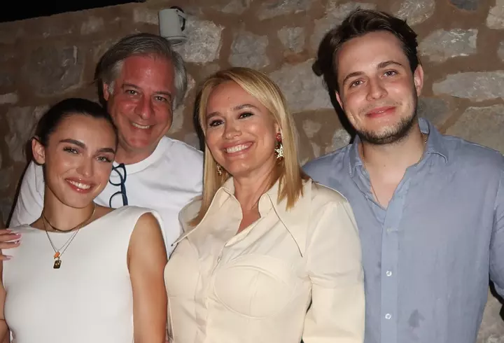 Ce ascunde Andreea Esca în fața camerelor. Detaliul pe care nimeni nu l-a observat de 30 de ani: „Mi-a spus să fiu atentă cum să îmi pună lumina, să nu se vadă acest lucru”