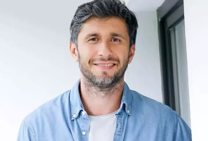 Dorel Vișan a împlinit 88 de ani. Actorul și-a dedicat întreaga viață scenei: „Noi nu trebuie să uităm că suntem slujitorii publicului”