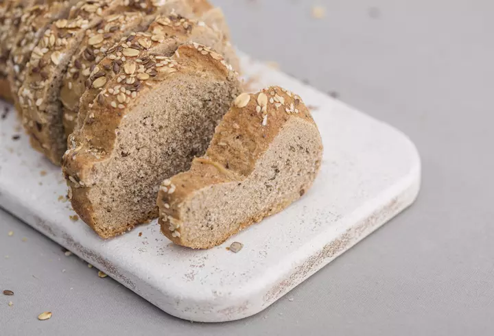 Suc de roșii fără conservanți: metoda naturală folosită de Dragoș Bucur și Dana Nălbaru. Care este ingredientul secret ce ajută la conservare