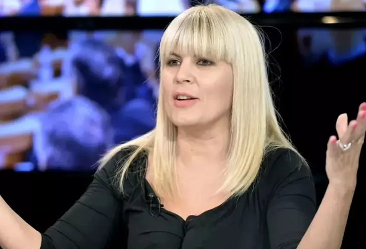 Cum arată Darius Iordăchioae, fiul Nouriei Nouri și al lui Daniel Iordăchioae, la 24 de ani. Are licența la Facultatea de Drept: „De mic și-a dorit să devină avocat”