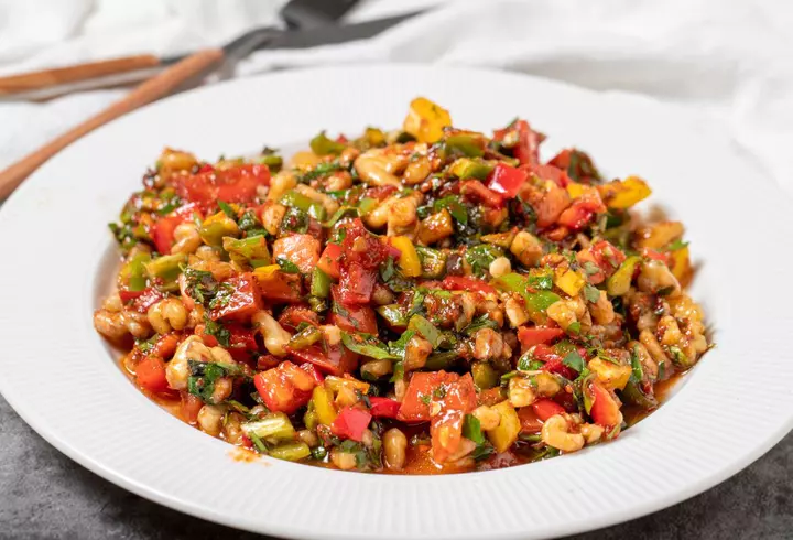 Cum previi formarea mucegaiului la zacuscă