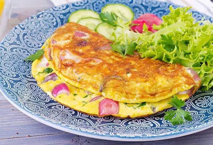 Suc de roșii fără conservanți: metoda naturală folosită de Dragoș Bucur și Dana Nălbaru. Care este ingredientul secret ce ajută la conservare