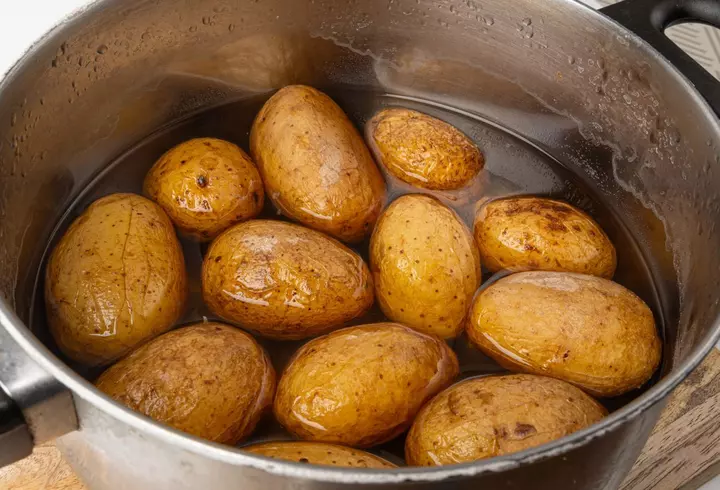 Cum previi formarea mucegaiului la zacuscă