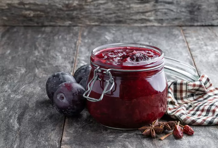 Cum previi formarea mucegaiului la zacuscă