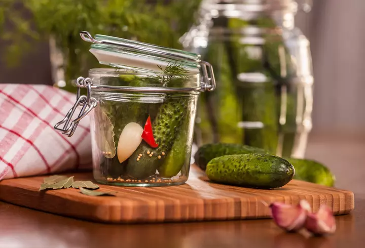 Cum previi formarea mucegaiului la zacuscă