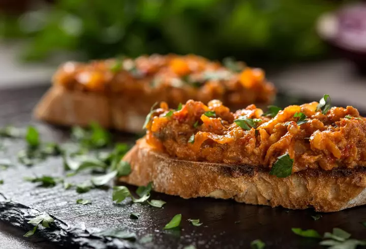 Cum previi formarea mucegaiului la zacuscă