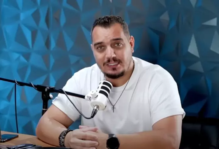 Oana Monea îl dă de gol pe Marius Avram, care s-a întors la soție, după ce a căzut în ispită la Insula Iubirii: "Încă vorbim. Merită o femeie ca mine!"