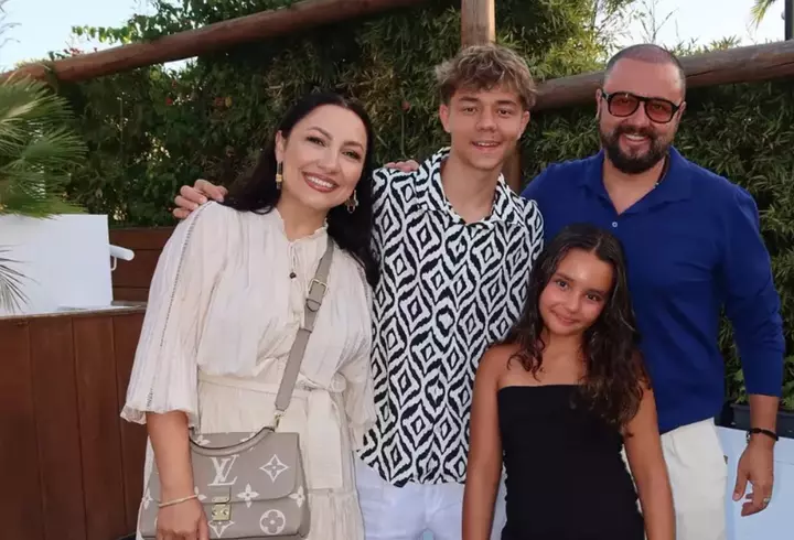 Cum își petrece Andi Moisescu timpul alături de cei doi fii ai săi și ce planuri de viitor au David și Luca: "Copiii mei sunt perfect integrați în generația lor. Fac eforturi să mă înțeleg cu ei, vorbesc cifrat" / EXCLUSIV