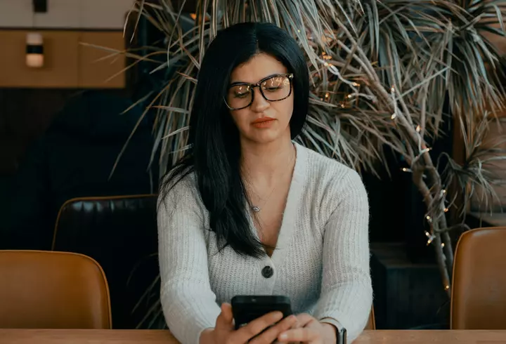 Colț de joacă pentru câini – idei creative și sigure pentru grădină