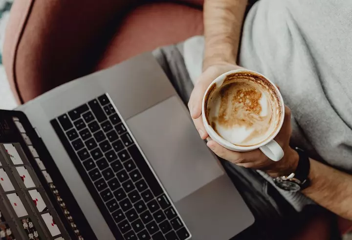 Escapadă epică în Atena. Ponturi pentru o vacanță de vis la poalele Acropolei, locul unde istoria prinde viață și gastronomia de cuerește