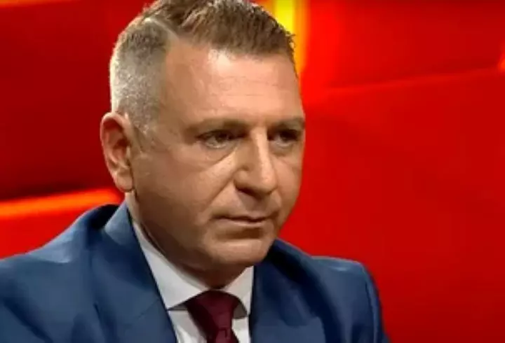 Cine e Ionuţ Moşteanu. Este căsătorit, are doi copii și a demisionat din funcția de ministru al Apărării după ce s-a descoperit că și-a falsificat CV-ul