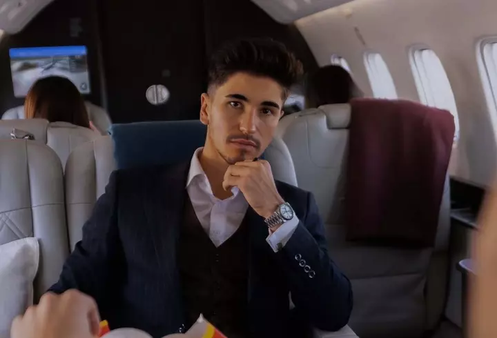 Cine este Marga, nepoata lui Ioniță și a Vioricăi de la Clejani. A înlocuit-o pe Margherita pe scenă și cântă cu celebrul taraf: „Ca să urci la mine pe scenă, trebuie să fii bun”