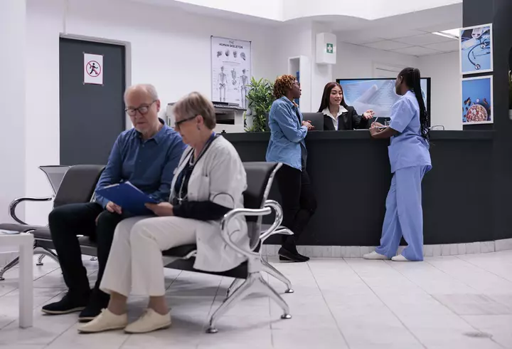 Cine este Mădălina-Gabriela Fătu, noua consilieră de stat numită de Nicușor Dan la Cotroceni. Are 28 de ani experiență în domeniul legislativ și e căsătorită cu un preot