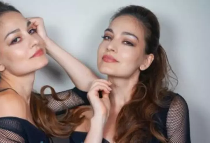 Mama Claudiei Pătrășcanu, virală pe TikTok după ce a falsat pe piesa "Noi suntem români", la târgul de Crăciun din Constanța: "Din respect pentru cetățeni, ar fi fost decent să vă opriți"