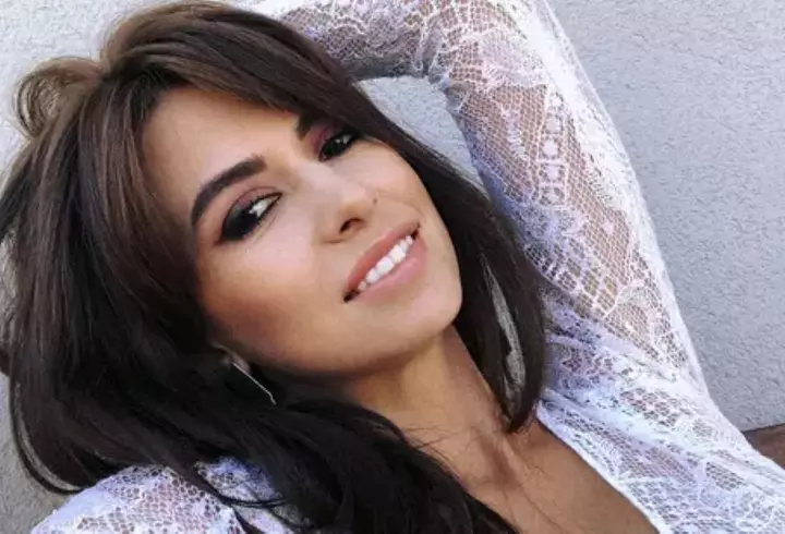 Mama Claudiei Pătrășcanu, virală pe TikTok după ce a falsat pe piesa "Noi suntem români", la târgul de Crăciun din Constanța: "Din respect pentru cetățeni, ar fi fost decent să vă opriți"