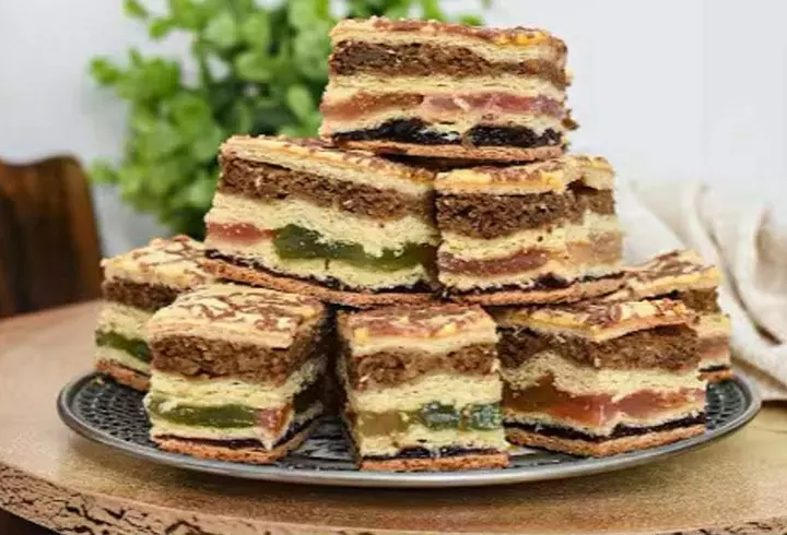 Rețetă de Putinka. Seamănă cu baclavaua și este un desert adorat de greci