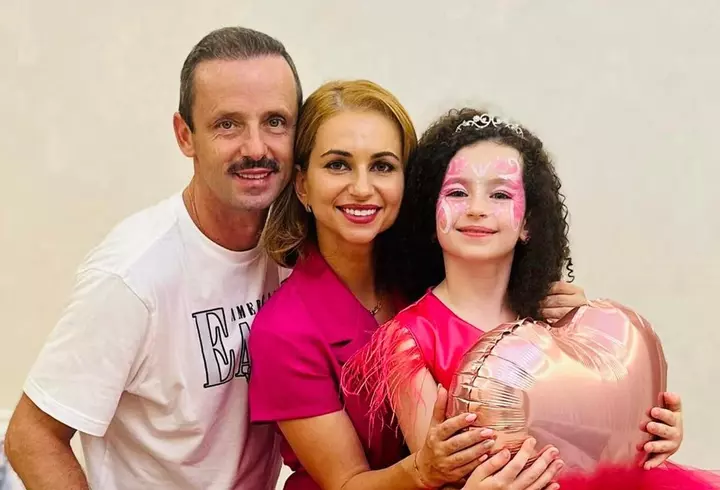 Sandra Izbașa și Răzvan Bănică, despre experiența Power Couple. Cum i-a schimbat emisiunea și în ce relații au rămas cu celelalte cupluri: „Ne-am iubit și ne-am susținut așa cum o facem și acasă” / EXCLUSIV
