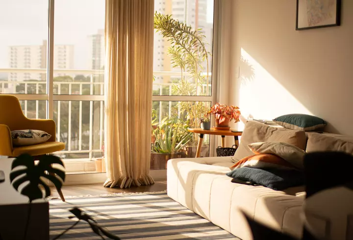 Economii inteligente și planuri de siguranță financiară: cum îți consolidezi stabilitatea anul acesta