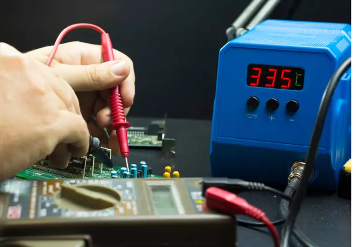 Economii inteligente și planuri de siguranță financiară: cum îți consolidezi stabilitatea anul acesta