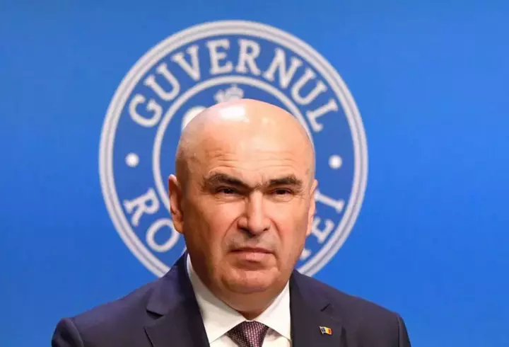 Reacția ministrului Rogobete, după ce a fost acuzat că a panicat populația în cazul avionului întors pe Otopeni: "Într-un scenariu negativ, vorbeam despre victime multiple, care nu se tratează pe pistă"