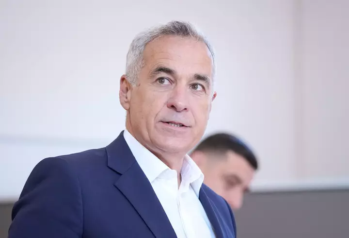 Reacția ministrului Rogobete, după ce a fost acuzat că a panicat populația în cazul avionului întors pe Otopeni: "Într-un scenariu negativ, vorbeam despre victime multiple, care nu se tratează pe pistă"