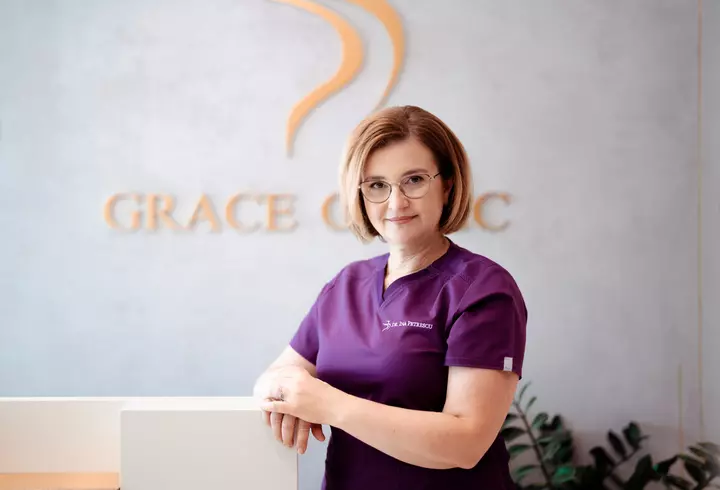 Cum să transformi o rochie de seară simplă într-o ținută spectaculoasă