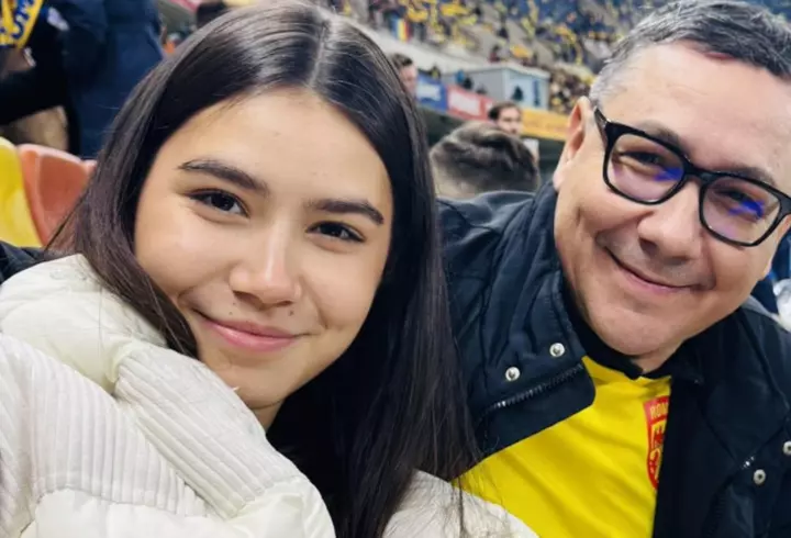 Ce au făcut Mioara și Petre Roman la nunta Oanei Roman, în biserică. Tatăl ei a venit cu Silvia Chifiriuc, dar a făcut un gest neașteptat: „Erau în spatele meu, nu mă așteptam. Credeam că vor păstra distanța”