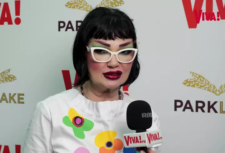 Primele imagini cu Andreea Sasu după ce a fost externată din spital. Philipp Plein și iubita lui s-au fotografiat în ipostaze tandre lângă mașinile de lux