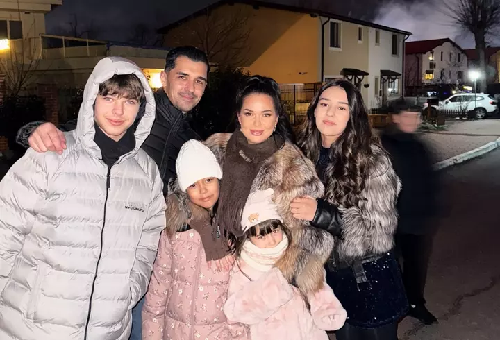 Andreea Raicu, confesiuni despre trecutul ei și schimbarea care i-a redefinit viața: „La 20 de ani îmi doream să fiu plăcută, aleasă, validată. Mă pierdeam pe mine! Nu a fost un drum ușor”