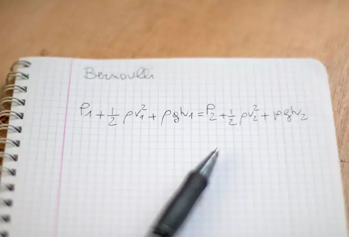 De ce nu poţi să strănuţi fără să închizi ochii