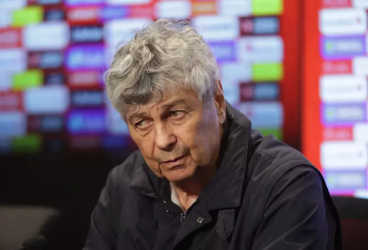 Răzvan Lucescu, ultim omagiu pentru tatăl său. Ce mesaj a postat înainte să înceapă înmormântarea: „Odihnește-te în pace, mărețule!”