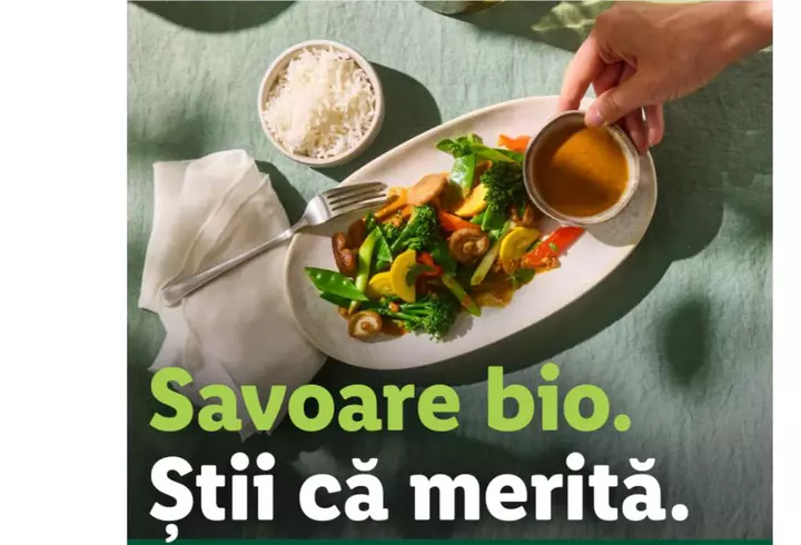 Sunt pantofii sport pentru bărbați potriviți pentru o ieșire în oraș vineri seara?