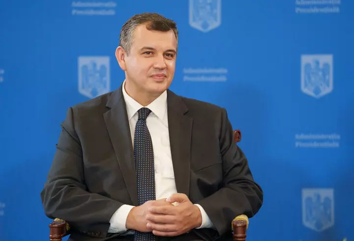 Karmen spune că se întreține singură de la 17 ani. Câte zeci de mii de euro a obținut doar din primul contract: „E meritul meu, e munca mea!”