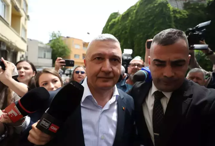 Cine o înlocuiește pe Geanina Ilieș la Antena Stars. La pupitrul știrilor mondene vine o prezentatoare cu 23 de ani de experiență