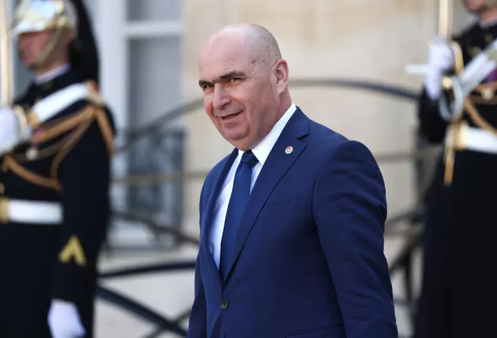 Marcel Ciolacu face front comun cu Traian Băsescu și cataloghează criza energetică drept o "criză de penibilitate": "Aia cu barjele mi-a plăcut cel mai mult"