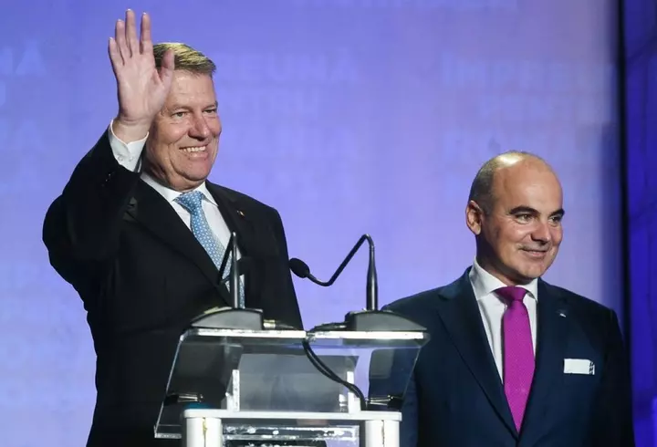 Marcel Ciolacu face front comun cu Traian Băsescu și cataloghează criza energetică drept o "criză de penibilitate": "Aia cu barjele mi-a plăcut cel mai mult"