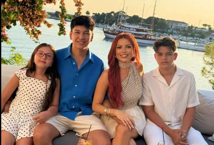 Cum se înțelege Alexandra Ungureanu cu Theo Rose la șase ani de când a învins-o la ”Bravo, ai stil!”: ”Va rămâne mereu acea legătură puternică. A fost mixul perfect între prietenie și rivalitate” / EXCLUSIV