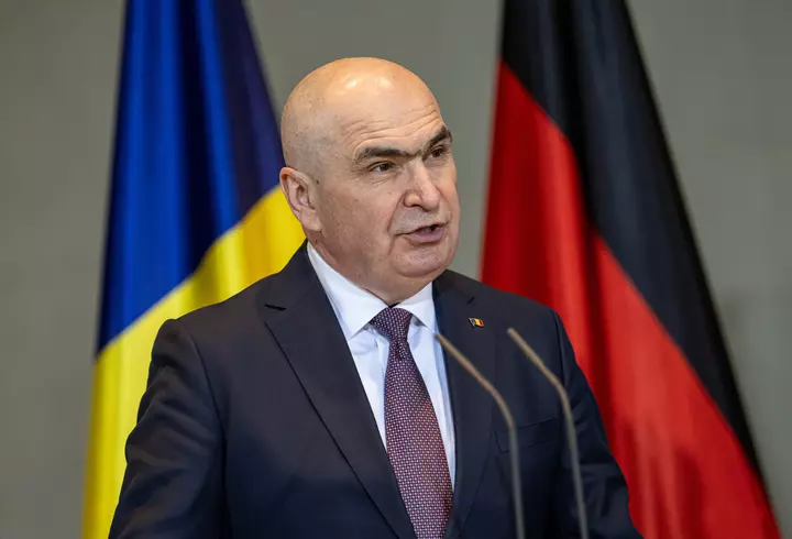Marcel Ciolacu face front comun cu Traian Băsescu și cataloghează criza energetică drept o "criză de penibilitate": "Aia cu barjele mi-a plăcut cel mai mult"