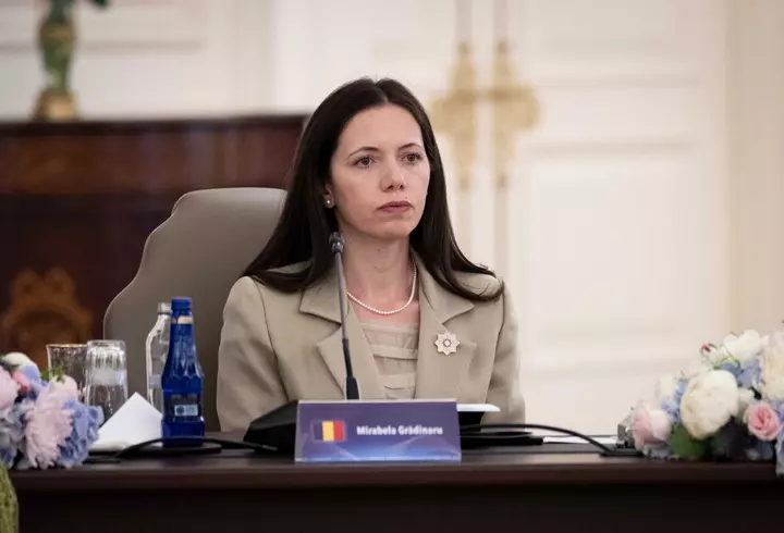 Marcel Ciolacu face front comun cu Traian Băsescu și cataloghează criza energetică drept o "criză de penibilitate": "Aia cu barjele mi-a plăcut cel mai mult"