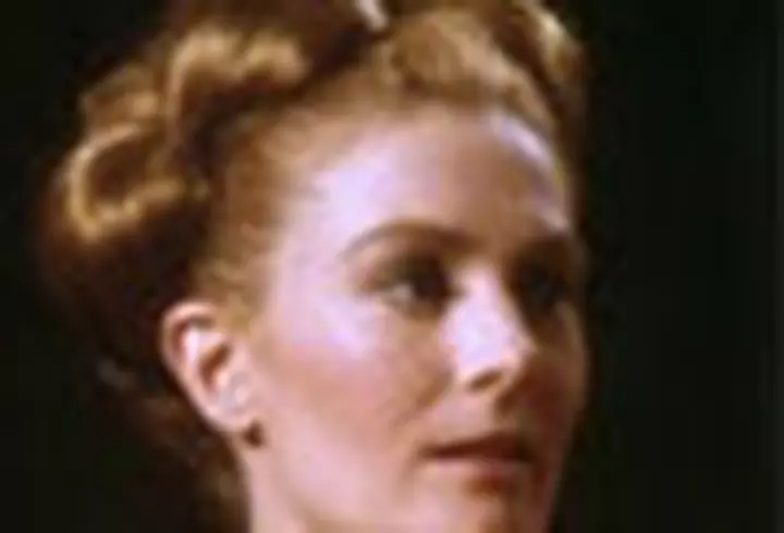 Irina Pacurariu - La business  class sau la bagaje?