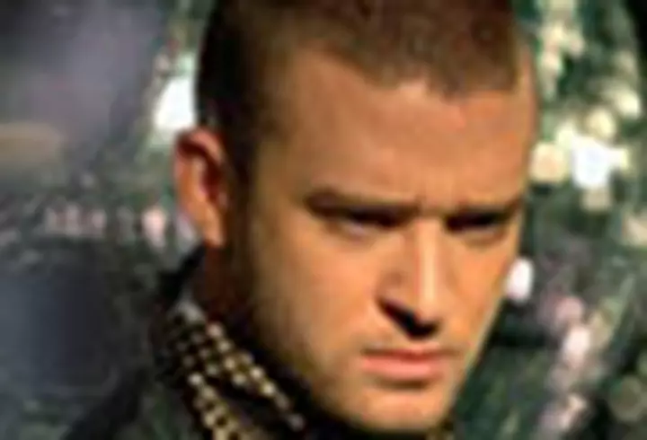 Irina Pacurariu - La business  class sau la bagaje?